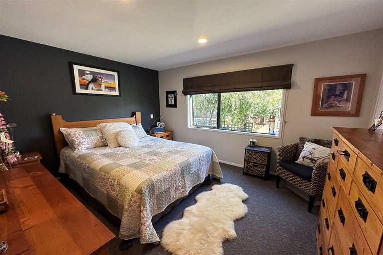 Photo of property in 9a Holden Avenue, Holdens Bay, Rotorua, 3010
