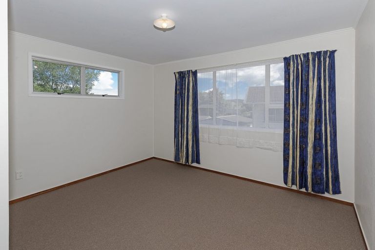 Photo of property in 42 Chislehurst Street, Henderson, Auckland, 0612