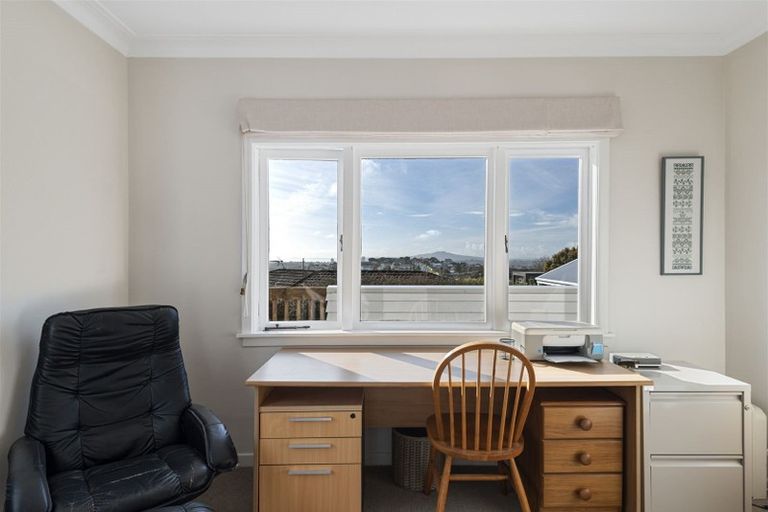 Photo of property in 6a Pupuke Road, Hillcrest, Auckland, 0627