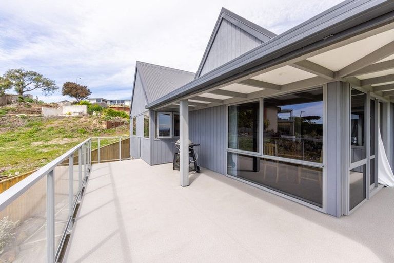 Photo of property in 8 Westmere Lane, Mount Pleasant, Christchurch, 8081