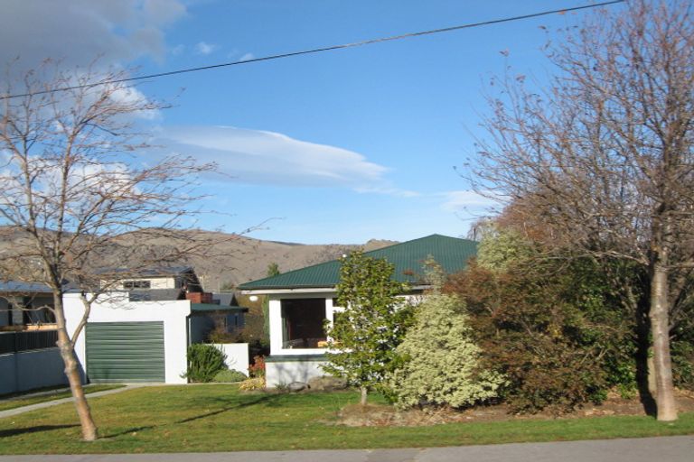 Photo of property in 24 Orient Street, Cromwell, 9310