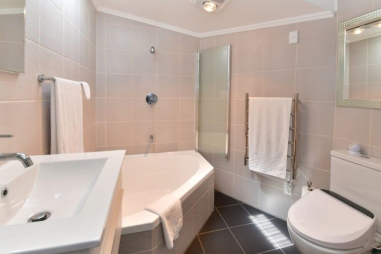 Photo of property in 21 Elliston Crescent, Stanmore Bay, Whangaparaoa, 0932