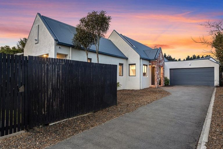 Photo of property in 3 Monterey Place, Parklands, Christchurch, 8083