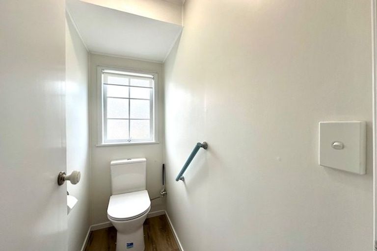 Photo of property in 1/51 Stanniland Street, Sunnyhills, Auckland, 2010