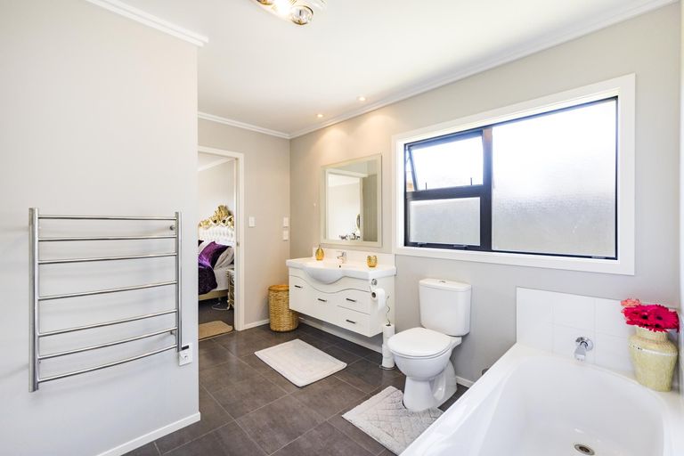 Photo of property in 1 Angelina Way, Kelvin Grove, Palmerston North, 4414