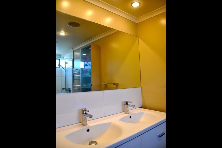 Photo of property in 16 Ocean View Road, Waihi Beach, 3611