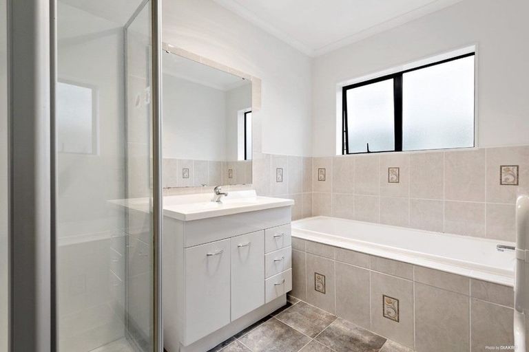 Photo of property in 22 Keri Vista Rise, Papakura, 2110