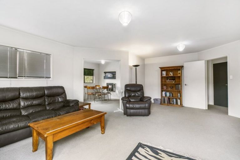 Photo of property in 20 Sandiacre Way, Browns Bay, Auckland, 0630