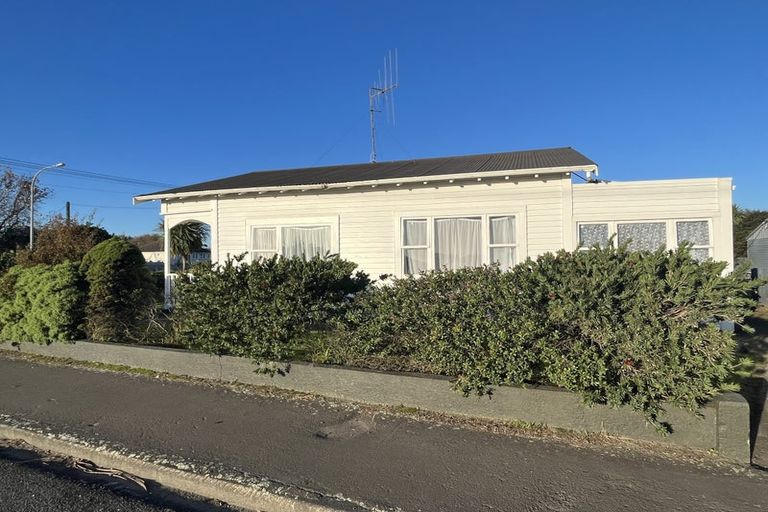 Photo of property in 2 Coley Street, Foxton, 4814