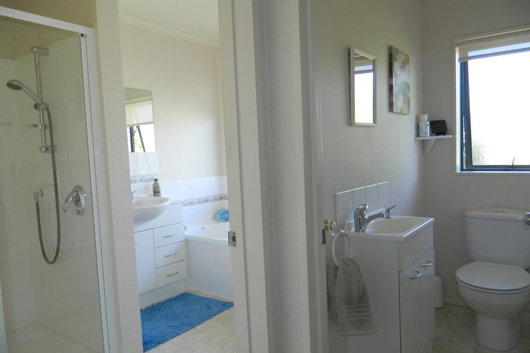 Photo of property in 11 Oakridge Drive, Kerikeri, 0230