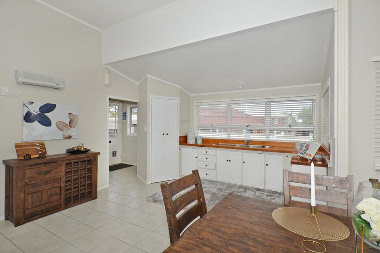 Photo of property in 13 Manse Street, Regent, Whangarei, 0112