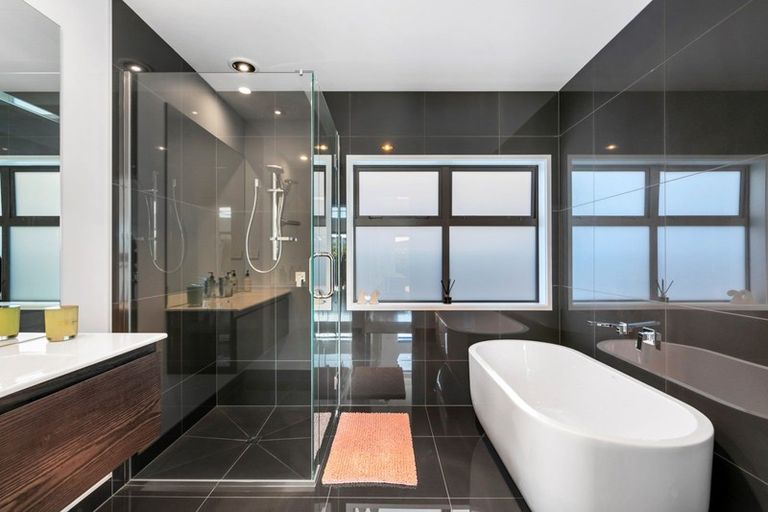 Photo of property in 2 Makura Drive, Papamoa Beach, Papamoa, 3118