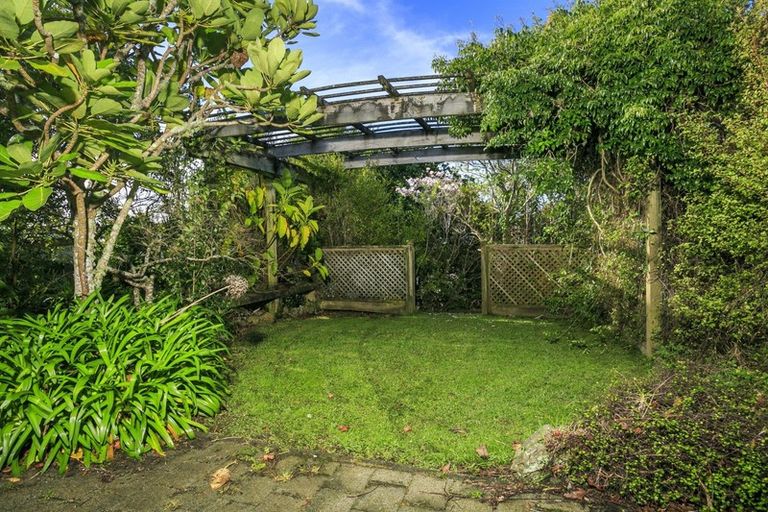 Photo of property in 128 Arran Road, Browns Bay, Auckland, 0630