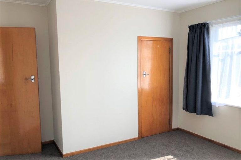 Photo of property in 14 Omori Place, Castlecliff, Whanganui, 4501