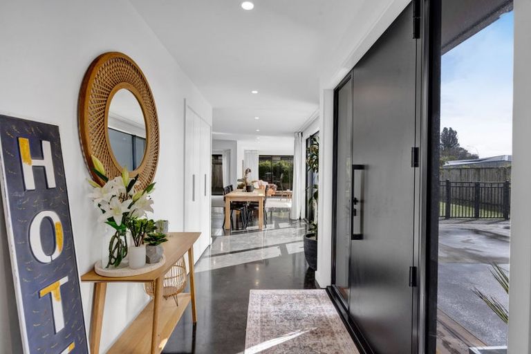 Photo of property in 12a Kauri Street, Merrilands, New Plymouth, 4312