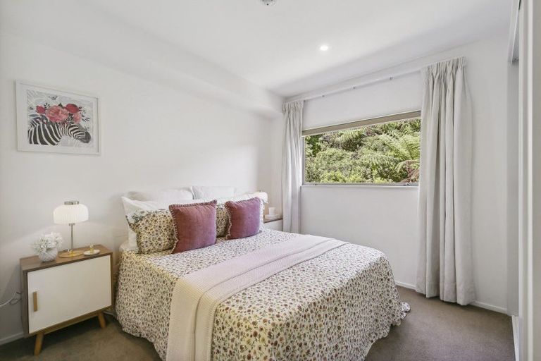 Photo of property in 44 Saddleback Grove, Karori, Wellington, 6012