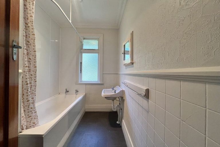 Photo of property in 5 Osborne Terrace, Mornington, Dunedin, 9011