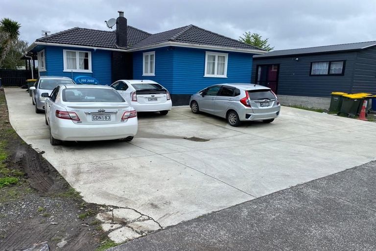 Photo of property in 452a West Coast Road, Glen Eden, Auckland, 0602