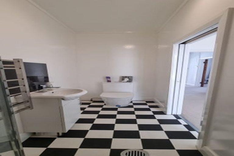 Photo of property in 24 Monorgan Road, Strathmore Park, Wellington, 6022