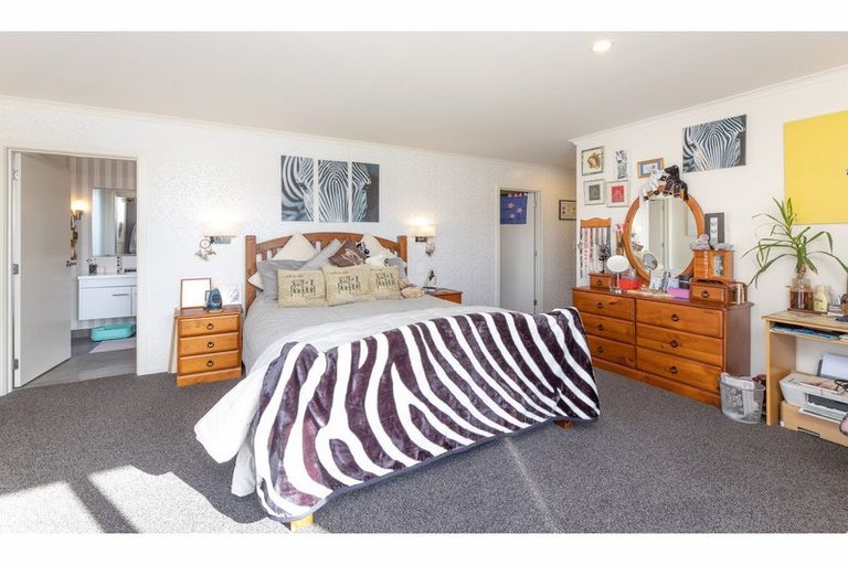 Photo of property in 6 Te Waihora Street, Pegasus, 7612