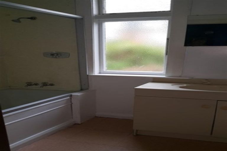 Photo of property in 113 Mangorei Road, Merrilands, New Plymouth, 4312