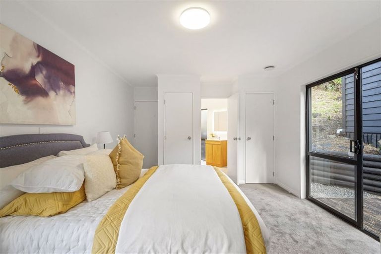 Photo of property in 2 Stitchbird Close, Murrays Bay, Auckland, 0630