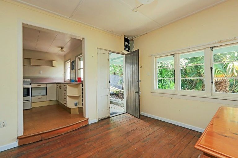 Photo of property in 2 Hadfield Terrace, Bluff Hill, Napier, 4110