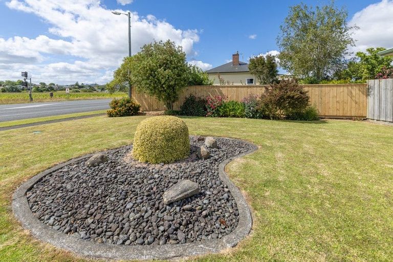 Photo of property in 42 Great South Road, Huntly, 3700