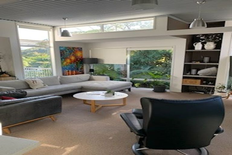 Photo of property in 6 Glentui Grove, Khandallah, Wellington, 6035