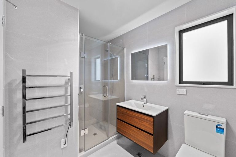 Photo of property in 27 Whiteywood Street, Westgate, 0814