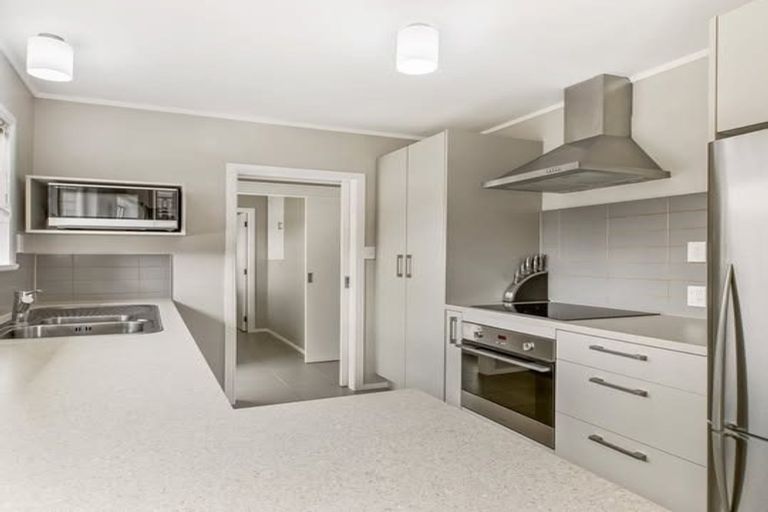 Photo of property in 1 Alf Walker Place, Papakura, 2110