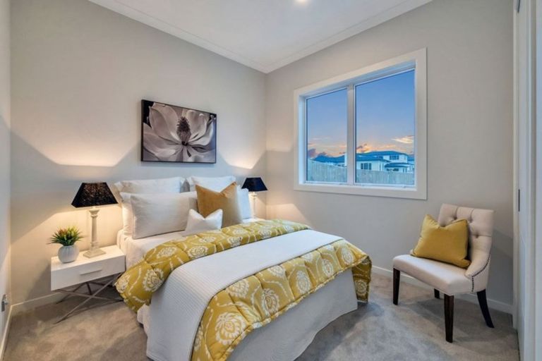 Photo of property in 36 Celestial Crescent, Orewa, 0931