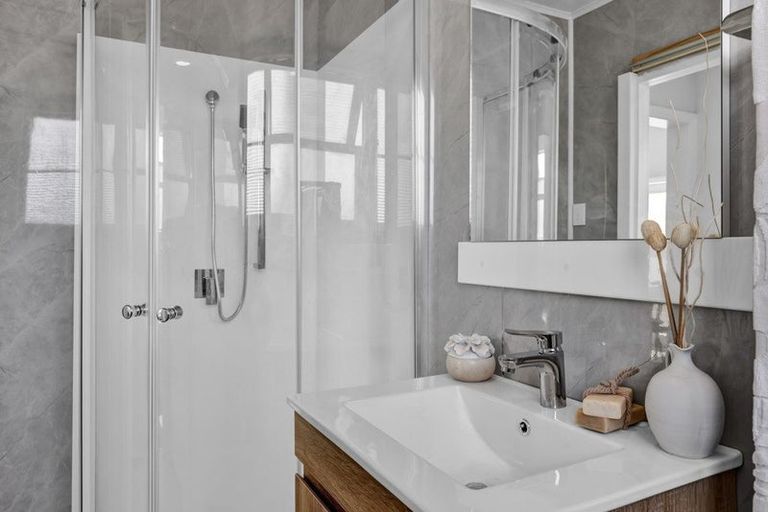 Photo of property in 35 Gladstone Street, Hawera, 4610