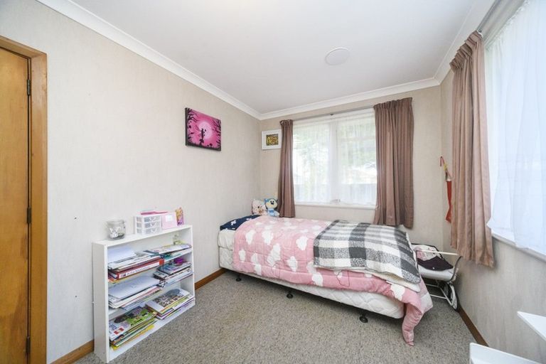 Photo of property in 2 Salford Place, Awapuni, Palmerston North, 4412