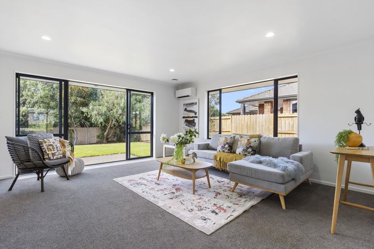 Photo of property in 8 Corrofin Drive, East Tamaki, Auckland, 2013