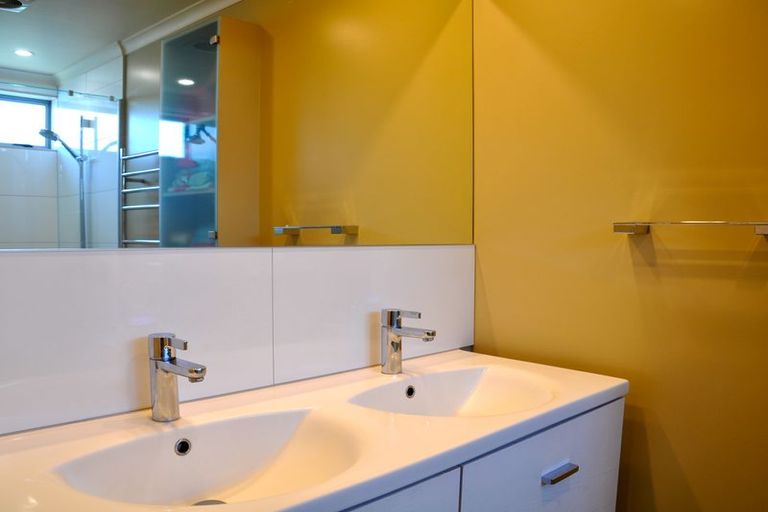 Photo of property in 16 Ocean View Road, Waihi Beach, 3611