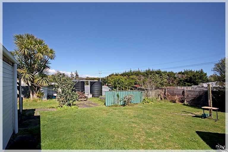 Photo of property in 9 Punga Street, Tangimoana, 4822