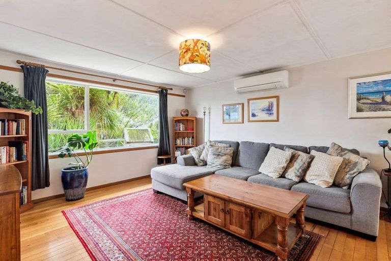 Photo of property in 12 Brazier Grove, Paraparaumu, 5032
