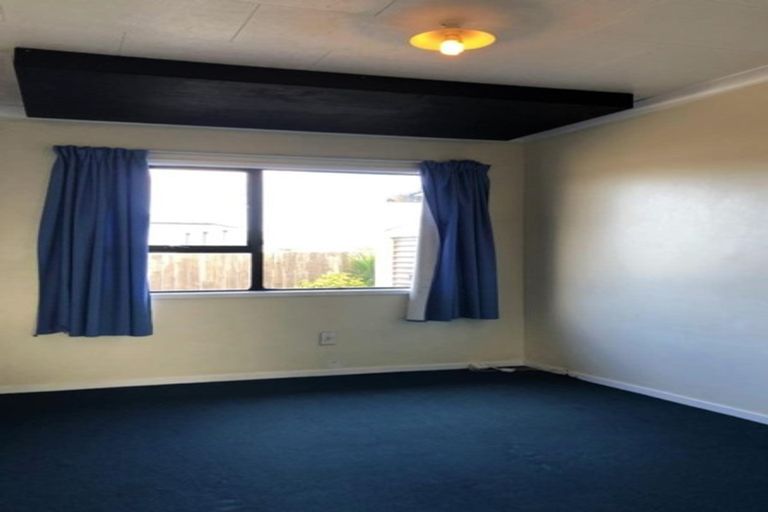 Photo of property in 27 Silverstone Place, Henderson, Auckland, 0612