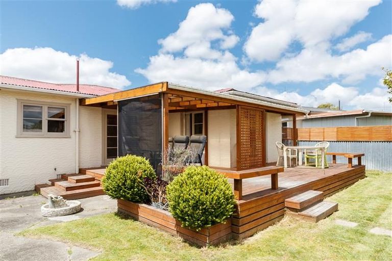 Photo of property in 16 Kingston Street, Awapuni, Palmerston North, 4412