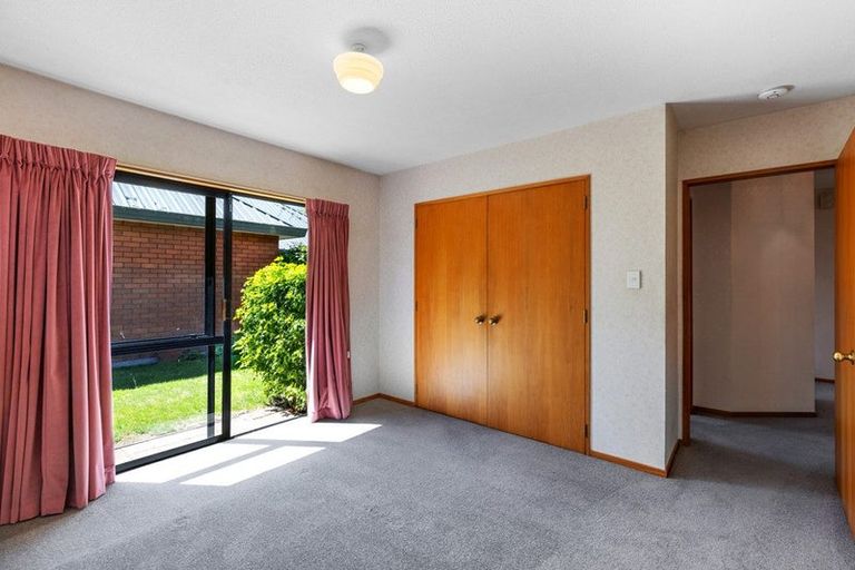 Photo of property in 1/437 Ilam Road, Bryndwr, Christchurch, 8052