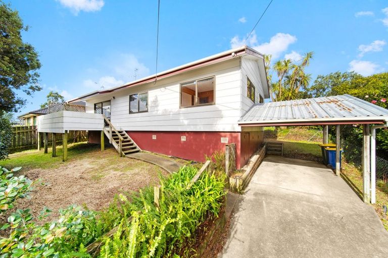 Photo of property in 2/72 Aeroview Drive, Beach Haven, Auckland, 0626