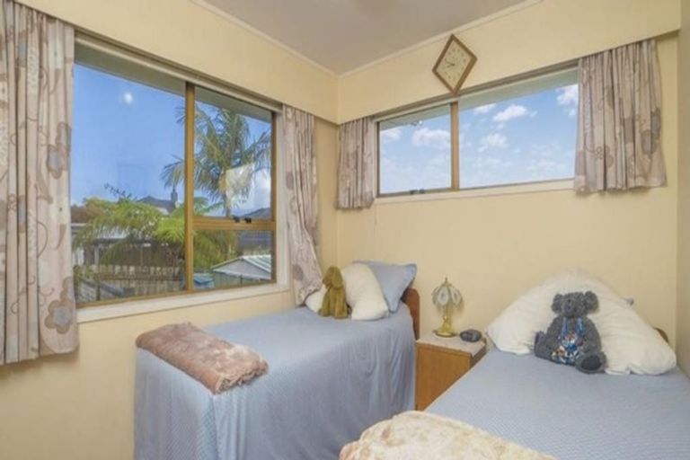 Photo of property in 2/13 Waitaki Street, Henderson, Auckland, 0612