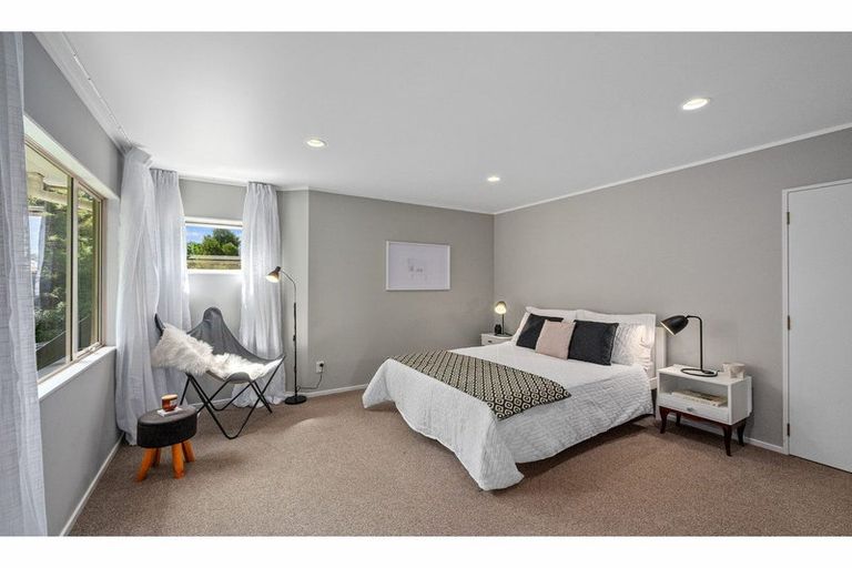 Photo of property in 29 Kate Sheppard Avenue, Torbay, Auckland, 0630