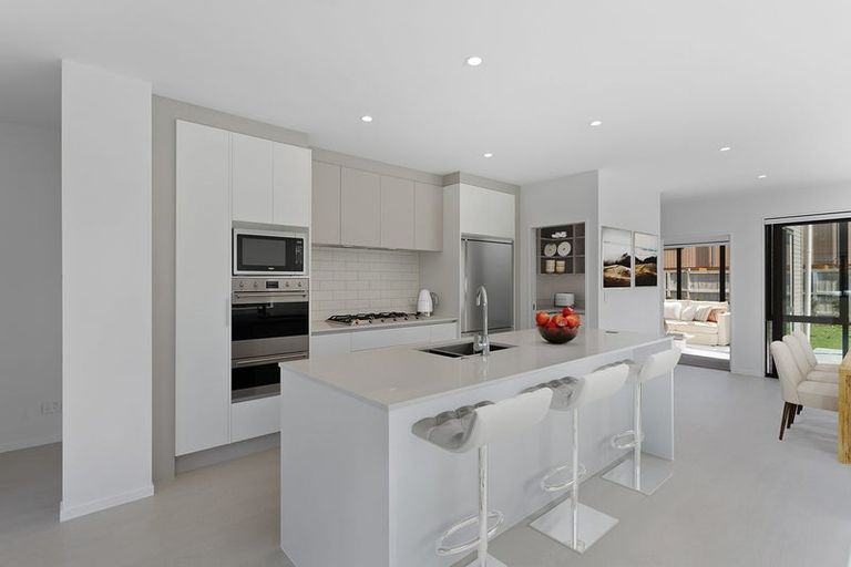 Photo of property in 77 Pepene Avenue, Takanini, Auckland, 2112