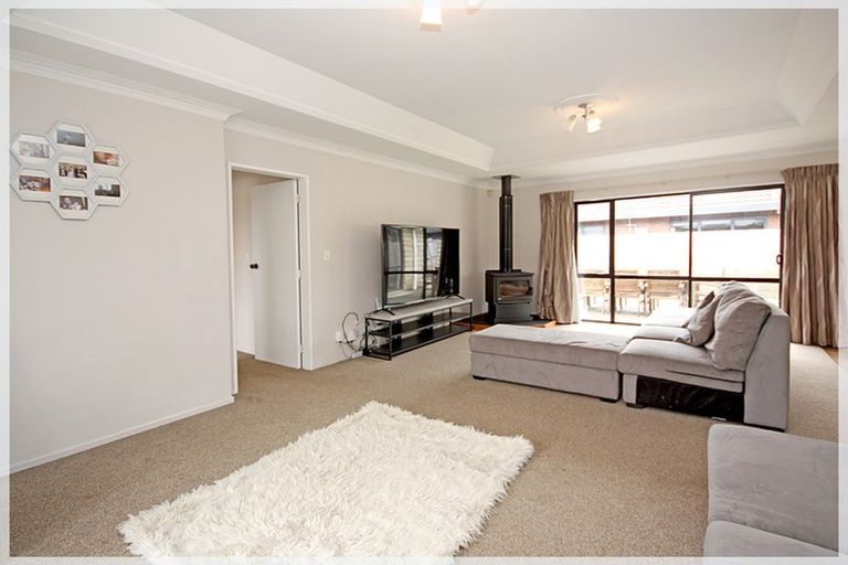 Photo of property in 20 Easton Way, Levin, 5510