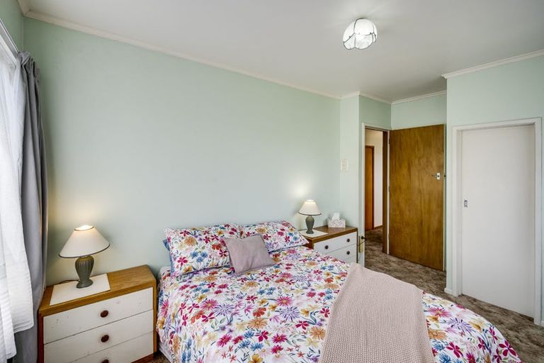 Photo of property in 38 Puketapu Road, Taradale, Napier, 4112