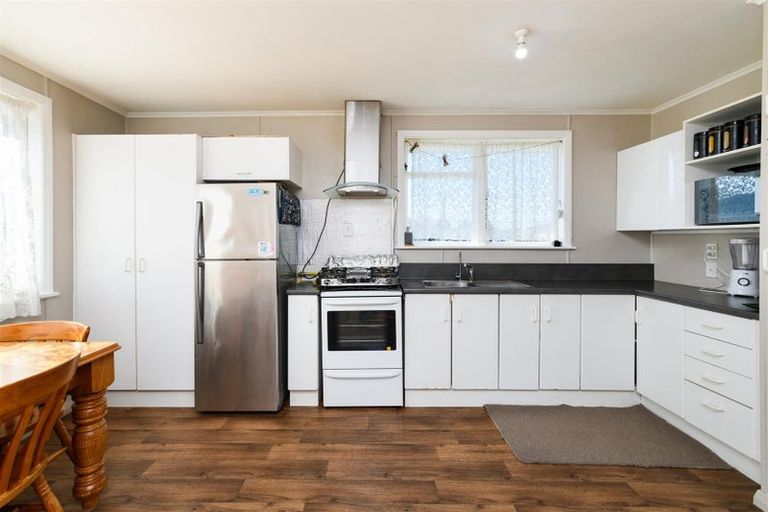 Photo of property in 33 Holland Crescent, Bulls, 4818