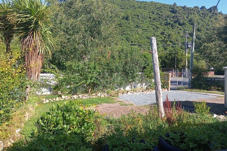 Photo of property in 43a Black Beech Street, Birchville, Upper Hutt, 5018