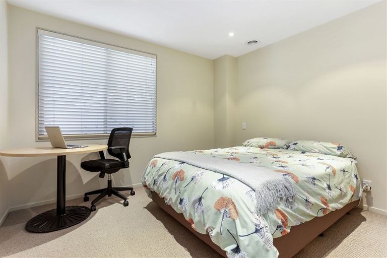 Photo of property in 7/2a Frieston Road, Milford, Auckland, 0620